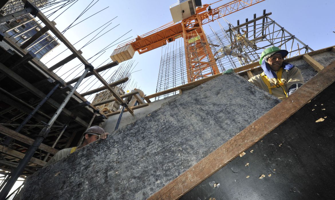Inflação da construção civil fecha 2021 em 18,65%, maior taxa em 9 anos